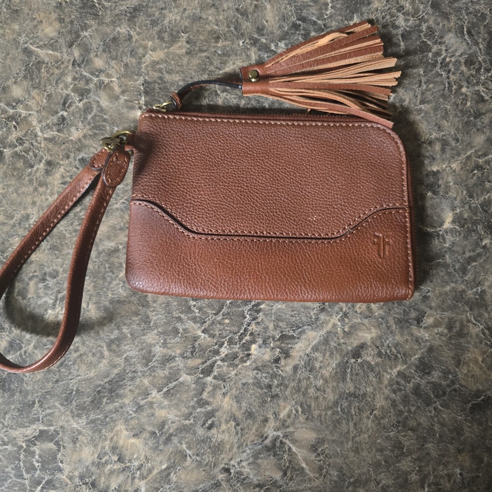 FRYE Paige Tassel Brown Cagnac Leather Zip Wallet Wristlet Clutch